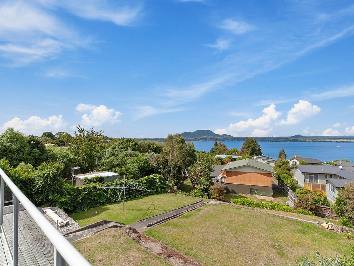 Lofty Lakeviews - Acacia Bay Holiday Home Taupo Exterior photo