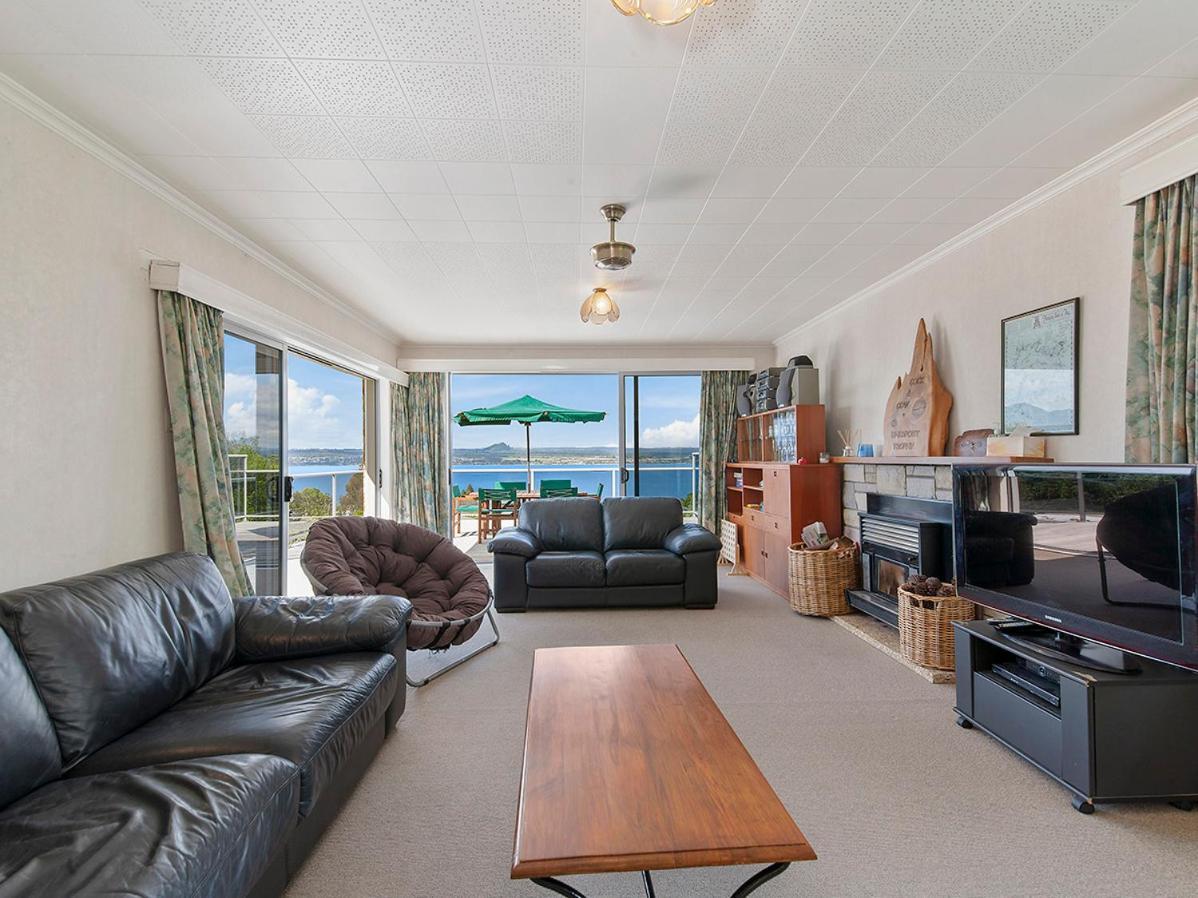 Lofty Lakeviews - Acacia Bay Holiday Home Taupo Exterior photo
